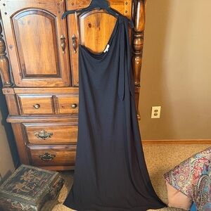 Entro Black One-Shoulder Dress